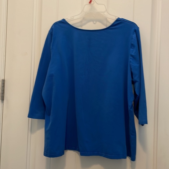 Avenue Special Tee - Picture 2 of 2